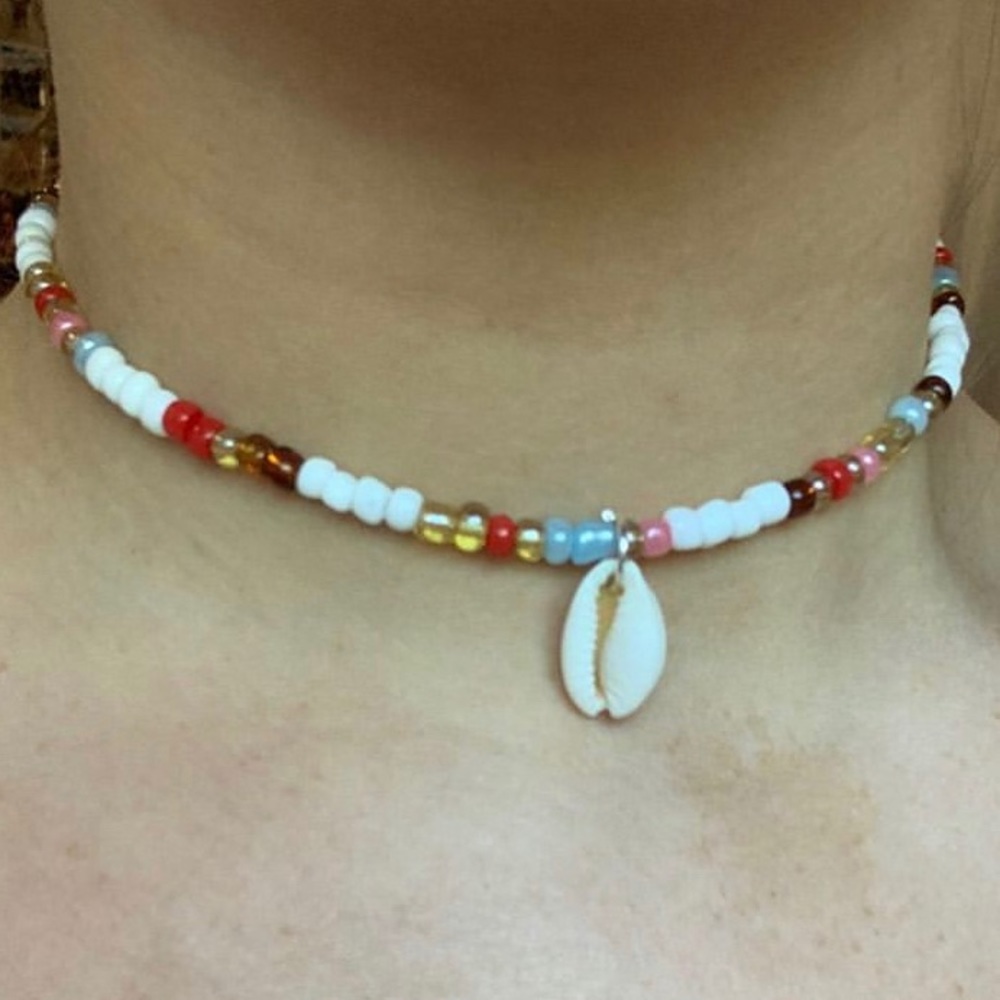 palm necklace with shell